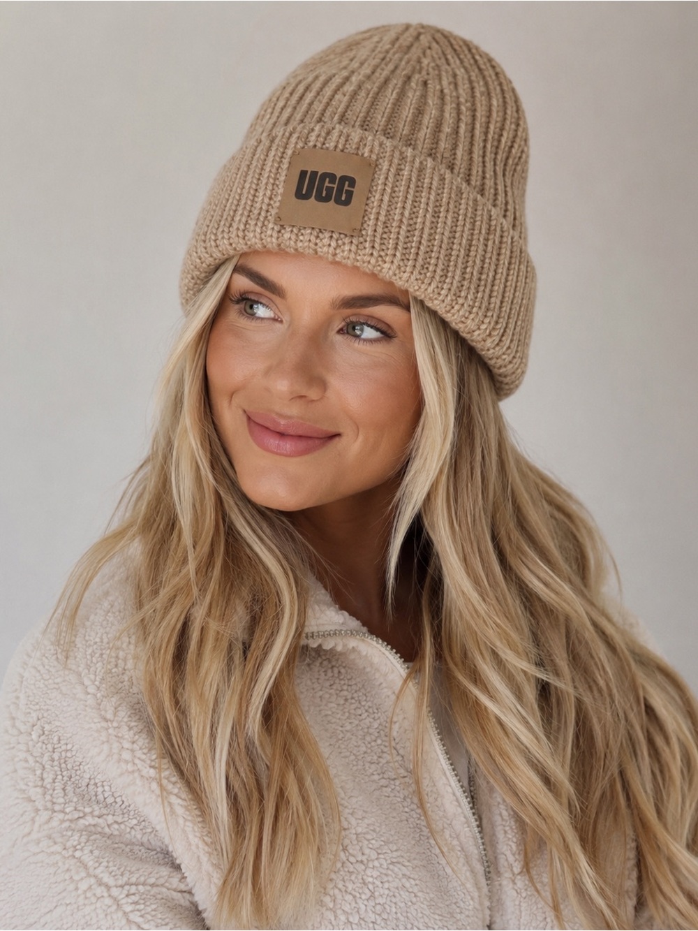 UGG Chunky Knit Cuffed Beanie Women’s Hat Tan Beige Logo Patch Wool Blend